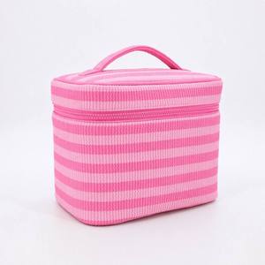 Estuche <span class=keywords><strong>de</strong></span> <span class=keywords><strong>Maquillaje</strong></span> <span class=keywords><strong>de</strong></span> Viaje Personalizado <span class=keywords><strong>con</strong></span> Logotipo, <span class=keywords><strong>de</strong></span> Algodón Rosa a Rayas, <span class=keywords><strong>con</strong></span> Espejo y Asa, Organizador <span class=keywords><strong>de</strong></span> <span class=keywords><strong>Maquillaje</strong></span> Portátil Grande, Venta al Por Mayor para Mujeres - Product Image 5