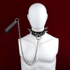 송곳니 발톱 조정 가능한 극세사 가죽 복종 칼라 알루미늄 스파이크 가죽 끈 신중한 배송 성인 페티쉬 섹스 토이 - Product Image 4