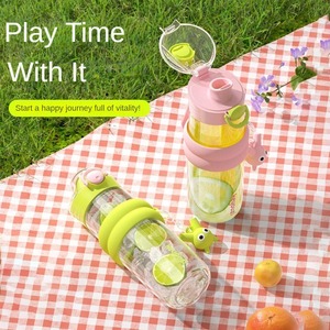 Taza de agua deportiva sin BPA de 600ml de gran capacidad con tapa de resorte para aventuras al aire libre de verano y estudiantes - Product Image 3