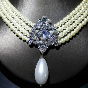 قلادة نسائية متعددة الطبقات من QS مزينة باللؤلؤ المقلد مجوهرات نسائية للقلادة - Product Image 2