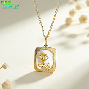 Collana Stile Artistico per Mamma con Ciondolo a Rosa <span class=keywords><strong>Vintage</strong></span>, Collana con Ciondolo a Rosa per Mamma in Ottone Placcato Oro 18K, Gioiello con Cornice Quadrata - Product Image 5