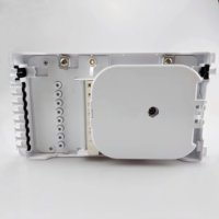 1x8 FTTH Boîte à bornes pour fibre optique Boîte de distribution murale à 8 ports avec panneau de prises pour fibre optique à 8 cœurs