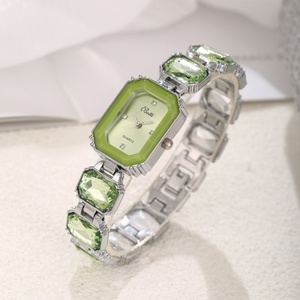 Nouvelle Montre Carrée à Quartz Décontractée pour Femme, Style Coréen, avec Bracelet en Alliage et Strass - Product Image 3