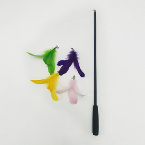 Varita extensible para jugar con gatos, 1.8m, alambre de acero, plumas, resistente a mordidas, con campana, juguete para gatos perezosos - Product Image 1