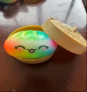 Giocattolo Antistress a Forma di Panino al Vapore, Morbido e Carino, a Lenta Risalita, Simulazione Terapeutica, Ornamento Portatile da Ufficio per Età 14+ - Product Image 6