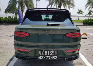 ชุดแต่ง ZNDR สำหรับ Bentayga รุ่น SPEED สไตล์คาร์บอนไฟเบอร์ ประกอบด้วยลิ้นหน้า สเกิร์ตข้าง ดิฟฟิวเซอร์ และสปอยเลอร์ - Product Image 4