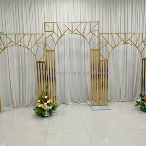 Arco Decorativo LEDA Moderno y Elegante en Dorado para Bodas, Eventos y Fiestas, con Soporte Desmontable de Acero Inoxidable - Product Image 2