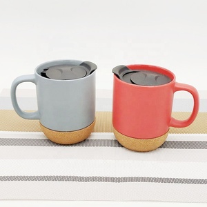 Nhà Sản Xuất Gốm Tốt Nhất Sản Phẩm Bán Chạy Tazas Biểu Tượng Tùy Chỉnh Màu Đen Mờ Decal 12Oz Cà Phê Nút Chai Cốc Gốm Với Nút Chai Cơ Sở - Product Image 3