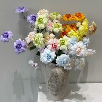 Roses artificielles en soie exquises à pétales retournés, fleurs multi-têtes à 5 têtes pour arrangements floraux de mariage