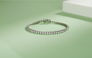 Pulsera de tenis cristiana de plata de ley con moissanita GRA VVS D, unisex para mujer y hombre, clásica, 3mm-4mm, con engaste de garras y chapado en rodio. - Product Image 4