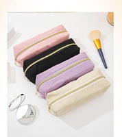 Trousse de Toilette Rétro en Velours Côtelé Grande Capacité Portable avec Fermeture Éclair et Lettres Tendance – Indispensable pour les Voyages