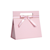 Boîte cadeau triangulaire pliable portable en stock, petit lot, nouveau modèle, boîte en papier extra rigide avec fermeture magnétique, boîte colorée