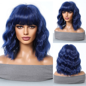Peluca Corta Ondulada con Flequillo Latisha Wholesale, Peluca Sintética Resistente al Calor de 14 Pulgadas, Estilo Popular para Cosplay y Fiestas para Mujeres - Product Image 5
