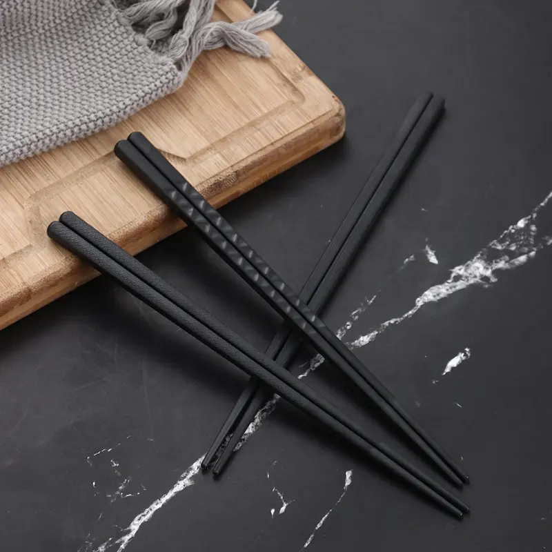 卸売再利用可能な日本シャープ寿司箸箸スティック、寿司用黒合金日本箸
