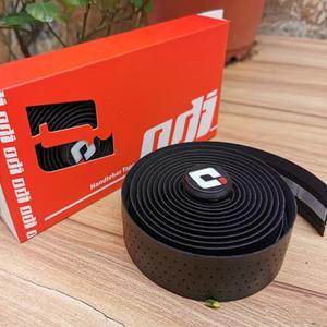 Cinta <span class=keywords><strong>de</strong></span> agarre <span class=keywords><strong>de</strong></span> bicicleta ODI, cinta <span class=keywords><strong>de</strong></span> barra <span class=keywords><strong>de</strong></span> ciclismo con absorción <span class=keywords><strong>de</strong></span> impacto suave, bobinado <span class=keywords><strong>de</strong></span> manillar <span class=keywords><strong>de</strong></span> bicicleta <span class=keywords><strong>de</strong></span> carretera para pieza <span class=keywords><strong>de</strong></span> manillar <span class=keywords><strong>de</strong></span> velocidad <span class=keywords><strong>de</strong></span> bicicleta - Product Image 3