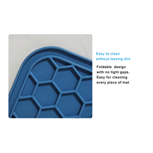 Tapis à lécher pour chien en silicone portable Aierdi avec ventouses, forme carrée, fonction de programmation d'alimentation pour chiens - Product Image 4