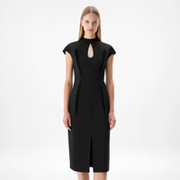 Robe midi moulante noire personnalisée pour femme, style bureau, avec découpe en goutte d'eau, col montant, manches courtes et fente avant