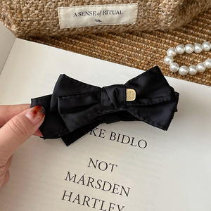 Pince à cheveux rétro en plastique motif léopard avec nœud pour femme, idéale pour les fêtes automne-hiver - Product Image 6