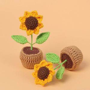 Mini Maceta Tejida a Mano con Hilo de Lana, Flor de Girasol de Ganchillo para Decoración de Oficina y Hogar, para Navidad, Halloween y Graduación - Product Image 5