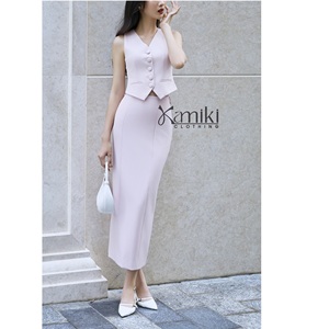 Chaleco de Mujer Estilo Oficina Estructurada KA11, Americano, Cuello en V, Tejido de Sarga de Lana Peinada, Liso, de Vietnam - Product Image 2