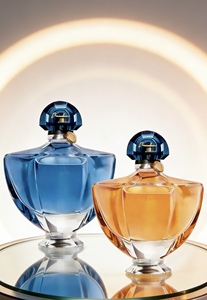 Eau de Parfum <span class=keywords><strong>Ariana</strong></span> <span class=keywords><strong>Grande</strong></span> <span class=keywords><strong>Cloud</strong></span> Liquid de 100 ml, Aroma Cítrico a Vetiver, Spray Universal Moderno y Lujoso de Larga Duración - Product Image 3
