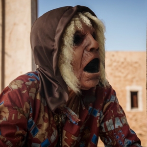 Máscara de Látex de Cara Completa de Anciana Gritona, Cubierta de Tela Resistente, Accesorio de Disfraz para Halloween, Festivales y Cosplay - Product Image 6