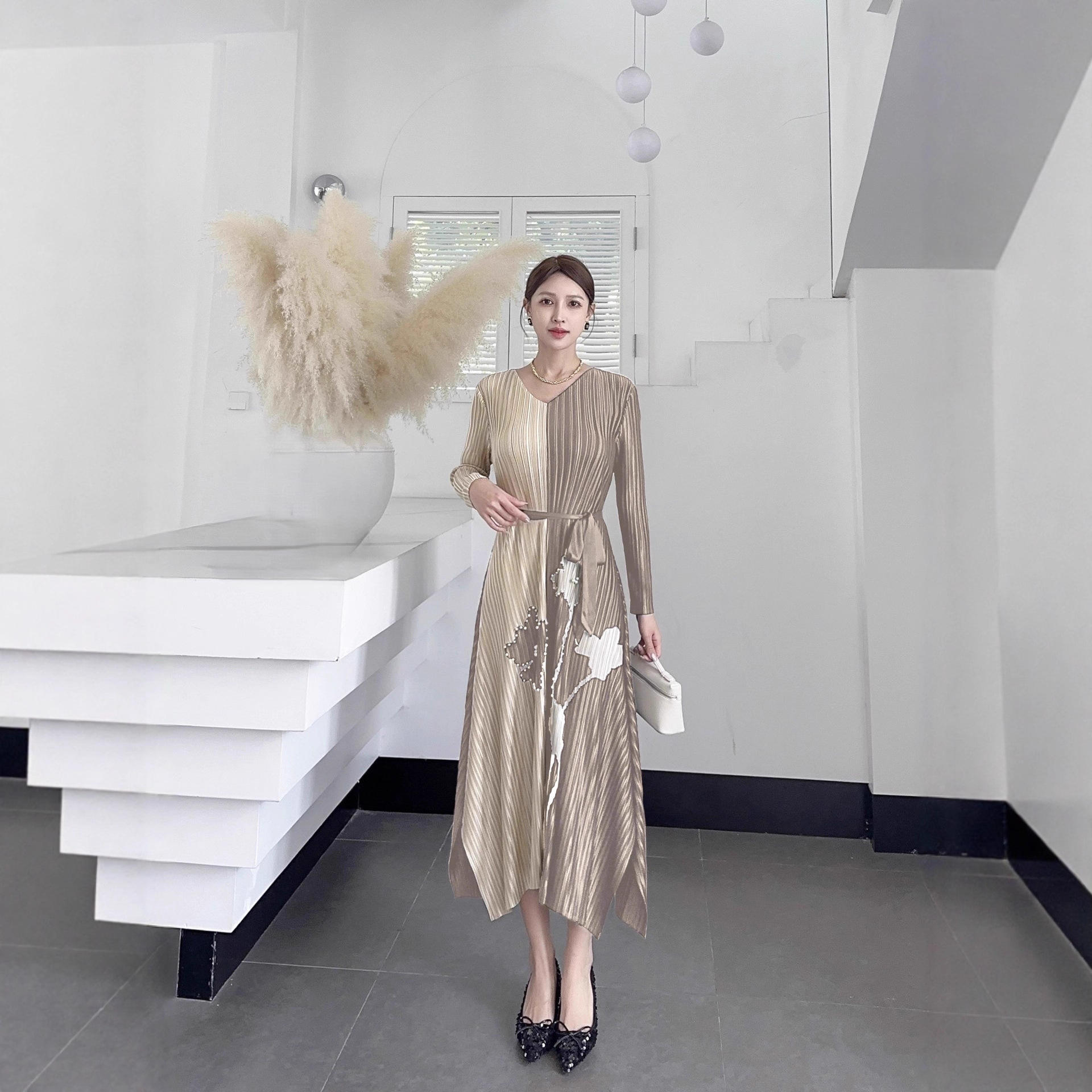 สีเทาเข้ม