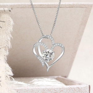 Nuevo collar con colgante de doble corazón para mujer, estilo europeo y americano, collar de alta gama con corazones de circonita de colores. - Product Image 1