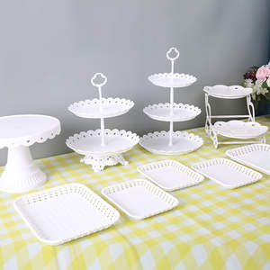 Lussuosi Alzatine per Torte a 3 Piani con Struttura in Metallo per Servire Pasticceria in Stile Europeo e per Matrimoni - Product Image 2