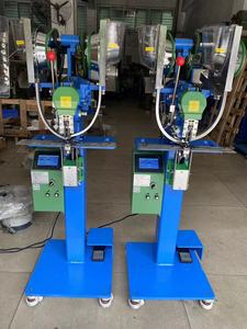 Máquina Automática de Alta Calidad para Cierres de Botón a Presión de Plástico para Bolsas de Papelería, Bolsos y Carpetas - Product Image 2