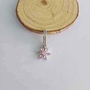 Anelli per <span class=keywords><strong>Piercing</strong></span> all'<span class=keywords><strong>Ombelico</strong></span> Sexy e Trendy in <span class=keywords><strong>Oro</strong></span>, Argento e Multicolore con Fiore Pendente in Zircone, Gioielli per il Corpo - Product Image 4