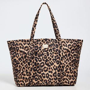 Sac fourre-tout d'été personnalisé en nylon imprimé léopard, sac à bandoulière pour le shopping, sac de plage portable avec fermeture éclair, grande capacité, sac de week-end pour femme - Product Image 1