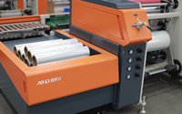 Machine de rebobinage automatique de film étirable XHD de bonne qualité pour une forte demande de rebobinage de rouleaux