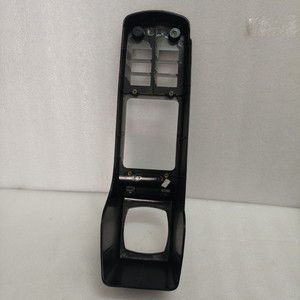 Couvercle de boîte de commande côté droit pour excavatrice Hyundai 71N6-20171, panneau décoratif en nylon - Product Image 3