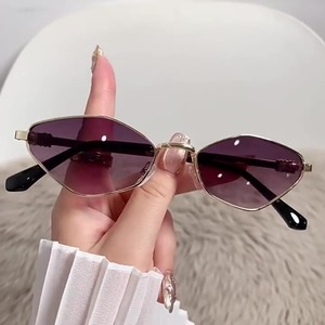 Gafas de Sol Cat Eye con Montura Completa, Protección UV400, Moda para Mujer, Protección Solar para Adultos 2025 - Product Image 1