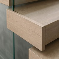 Escalier flottant en bois pour intérieur avec garde-corps en verre, adapté aux villas