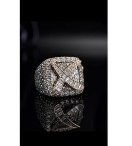 Bague élégante en moissanite pour homme avec une finition moderne et élégante et une brillance accrocheuse, parfaite pour les occasions spéciales, en provenance d'Inde - Product Image 1