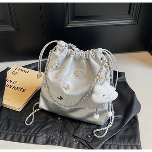 Sacs fourre-tout de luxe pour femmes, neufs et tendance, sacs à main durables en PU pour jeunes femmes, fermeture à fermoir, doublure en DACRON, décorés - Product Image 1