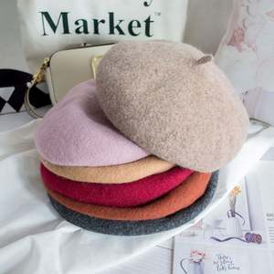 Béret d'artiste unisexe de haute qualité 100% laine, broderie personnalisée, couleur unie, écologique, réglable, pour les fêtes et les occasions décontractées - Product Image 3