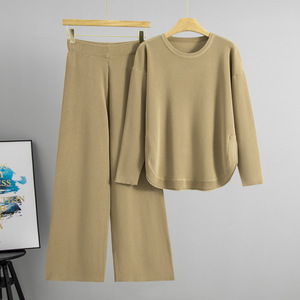 Ensemble pull tricoté pour femme, manches longues, col rond, pantalon large, tenue décontractée respirante en polyester et coton pour l'automne - Product Image 1