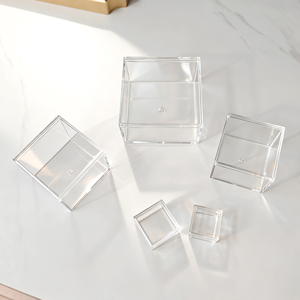 Boîte <span class=keywords><strong>carrée</strong></span> transparente en acrylique PS avec couvercle, boîte <span class=keywords><strong>de</strong></span> <span class=keywords><strong>rangement</strong></span> anti-poussière pour bonbons, boîte d'emballage <span class=keywords><strong>carrée</strong></span>, boîte <span class=keywords><strong>de</strong></span> présentation pour figurines, bijoux et cadeaux - Product Image 6