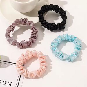 ยางรัดผมผ้าซาตินสีพื้นขนาดเล็ก 1.5 ซม. แบบบาง - Product Image 3