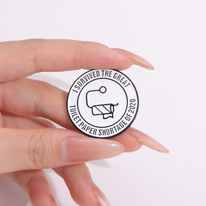 <span class=keywords><strong>Papier</strong></span> toilette émail broche dessin animé broche revers Badge bijoux cadeau pour amis enfants sacs en gros - Product Image 4