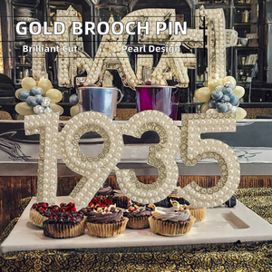 Broche dorée numéro 1935 avec strass, design en alliage, élégante, accessoire de revers pour costume, idéale pour les fêtes, mariages, décoration et cadeaux - Product Image 2