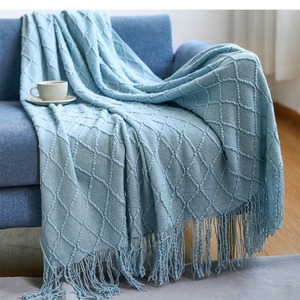 Plaid en tricot doux avec pompons, léger, pour canapé, bureau, lit, couverture de sieste estivale pour climatisation - Product Image 1