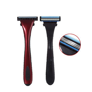 Maquinilla de Afeitar Importada de Triple Hoja con Mango de Metal Completo <span class=keywords><strong>para</strong></span> Uso Facial y Corporal, Empaque en Blister - Product Image 2