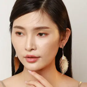 Seri Hutan Daun Antik Anting Mutiara Perhiasan India, Anting Wanita Mutiara Logam Berlebihan