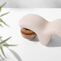 Ornement de table d'art de l'espace moderne Décoration en résine pour la décoration intérieure Artisanat décoratif en résine de style simple d'intérieur