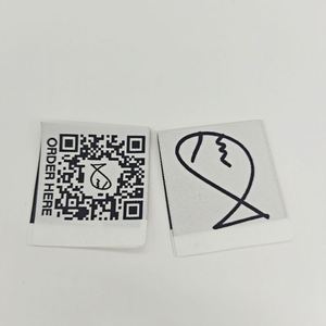 Étiquette de soin personnalisée en polyester tissé haute définition, textiles de haute qualité avec code QR pour col de vêtement, durable - Product Image 1
