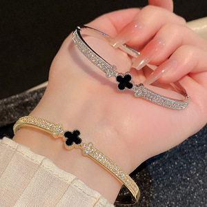สร้อยข้อมือเพชรผู้หญิงทองเงินโคลเวอร์สี่แฉกเครื่องประดับไรน์สโตนของขวัญแฟชั่นสไตล์หรูหราอุปกรณ์เสริมอินเทรนด์ - Product Image 2